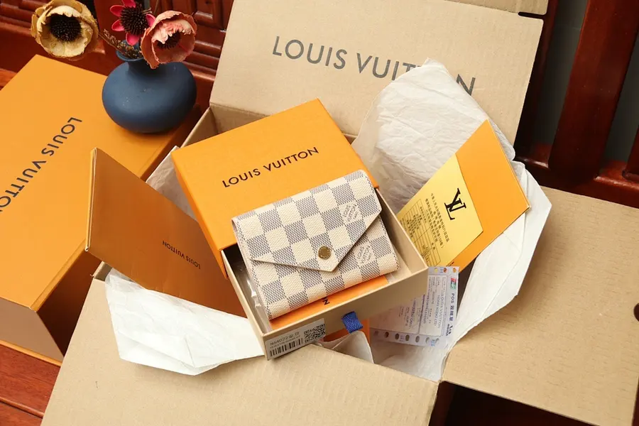 ルイ・ヴィトン（LOUIS VUITTON） デイリー向け 財布 レディース｜新品 BA83D3C6の商品画像