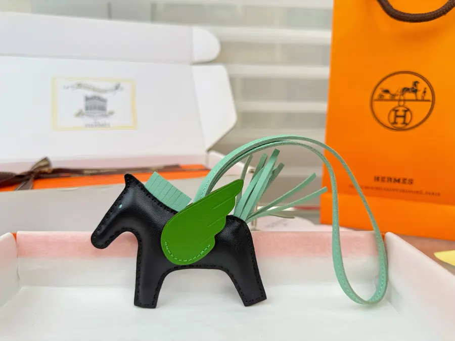 エルメス（HERMÈS） キーリング バッグアクセサリー 男女兼用｜新品 BAA07E39