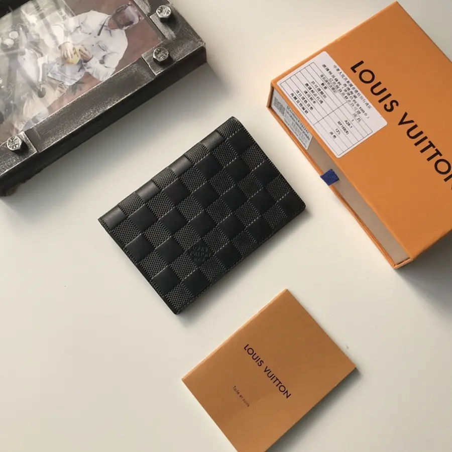 ルイ・ヴィトン（LOUIS VUITTON） レザー カードホルダー レディース｜新品 BAD21878