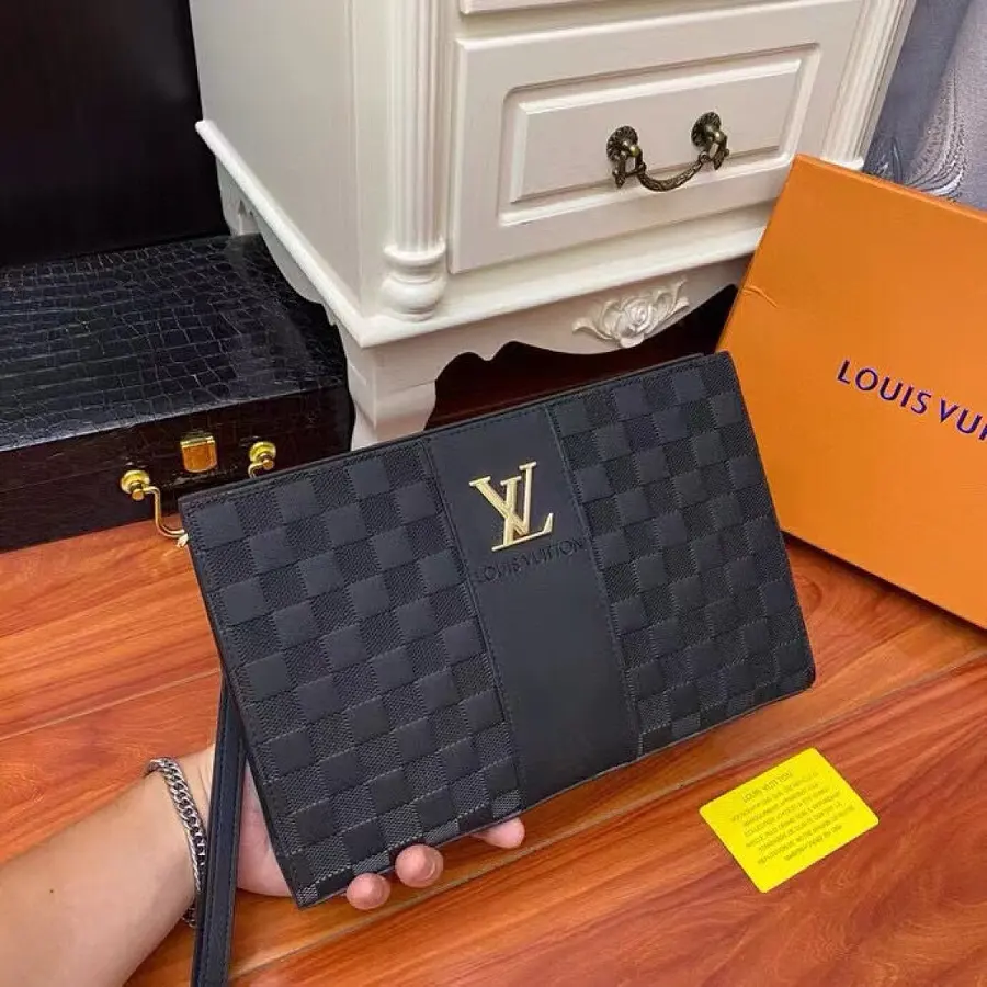 ルイ・ヴィトン（LOUIS VUITTON） クラッチバッグ 新品 メンズ レザー｜BC311B47