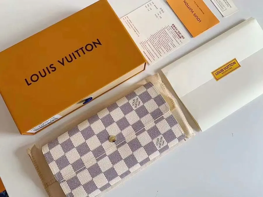 ルイ・ヴィトン（LOUIS VUITTON） レザー 長財布 レディース｜新品 BEC8254F