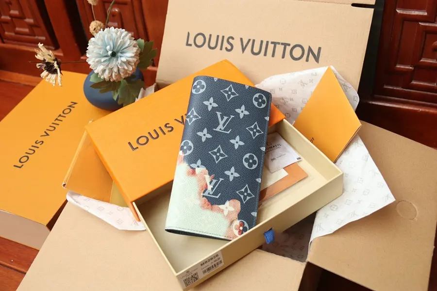 ルイ・ヴィトン（LOUIS VUITTON） 収納しやすい 長財布 メンズ｜新品 C11375E0
