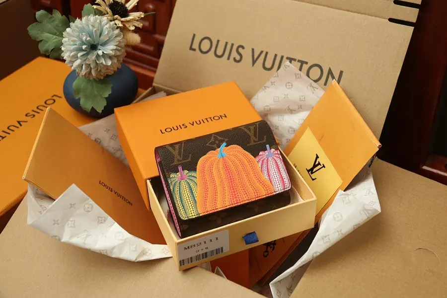 ルイ・ヴィトン（LOUIS VUITTON） メンズ ミニ財布 コンパクト｜新品 C3249DD8