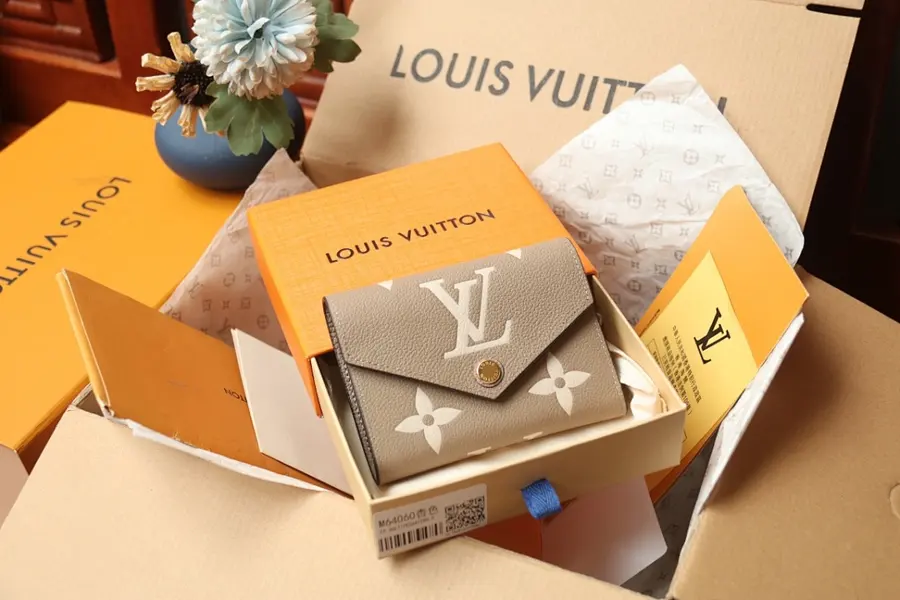 ルイ・ヴィトン（LOUIS VUITTON） コンパクト コンパクト財布 レディース｜新品 C4779798の商品画像