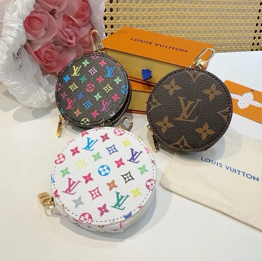 ルイ・ヴィトン（LOUIS VUITTON） 男女兼用 キーケース レザー｜新品 C63893F8