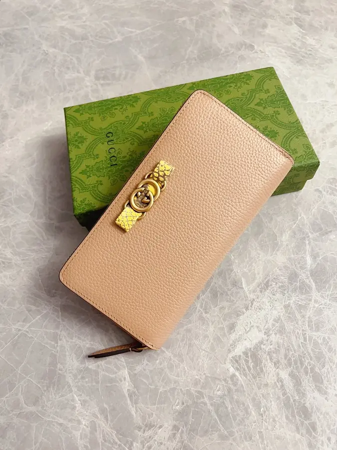 グッチ(GUCCI) 長財布 レザー レディース|新品 C75E2DEAの商品画像