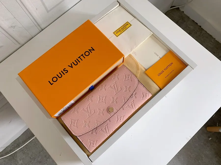 ルイ・ヴィトン（LOUIS VUITTON） レディース 財布 レザー｜新品 C7BFC418