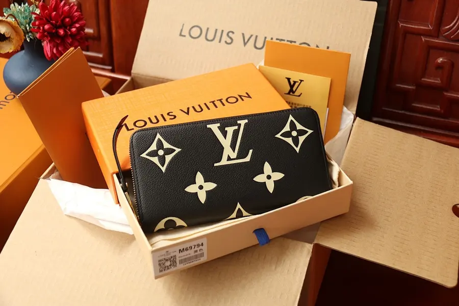 ルイ・ヴィトン（LOUIS VUITTON） メンズ 長財布 収納しやすい｜新品 C7FB8C6B