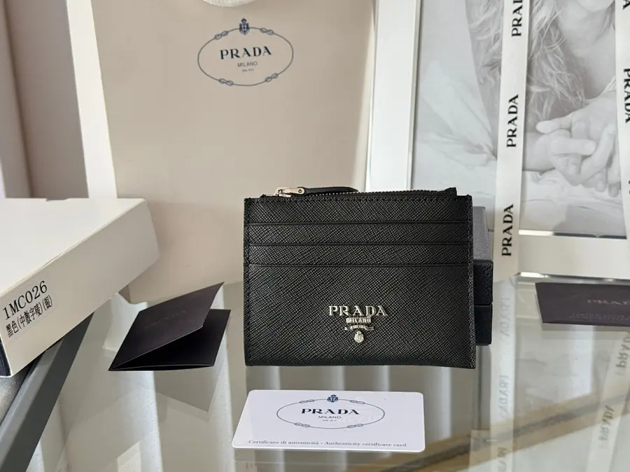 PRADA プラダ（PRADA） レザー カードホルダー 男女兼用｜新品 C80F35AD