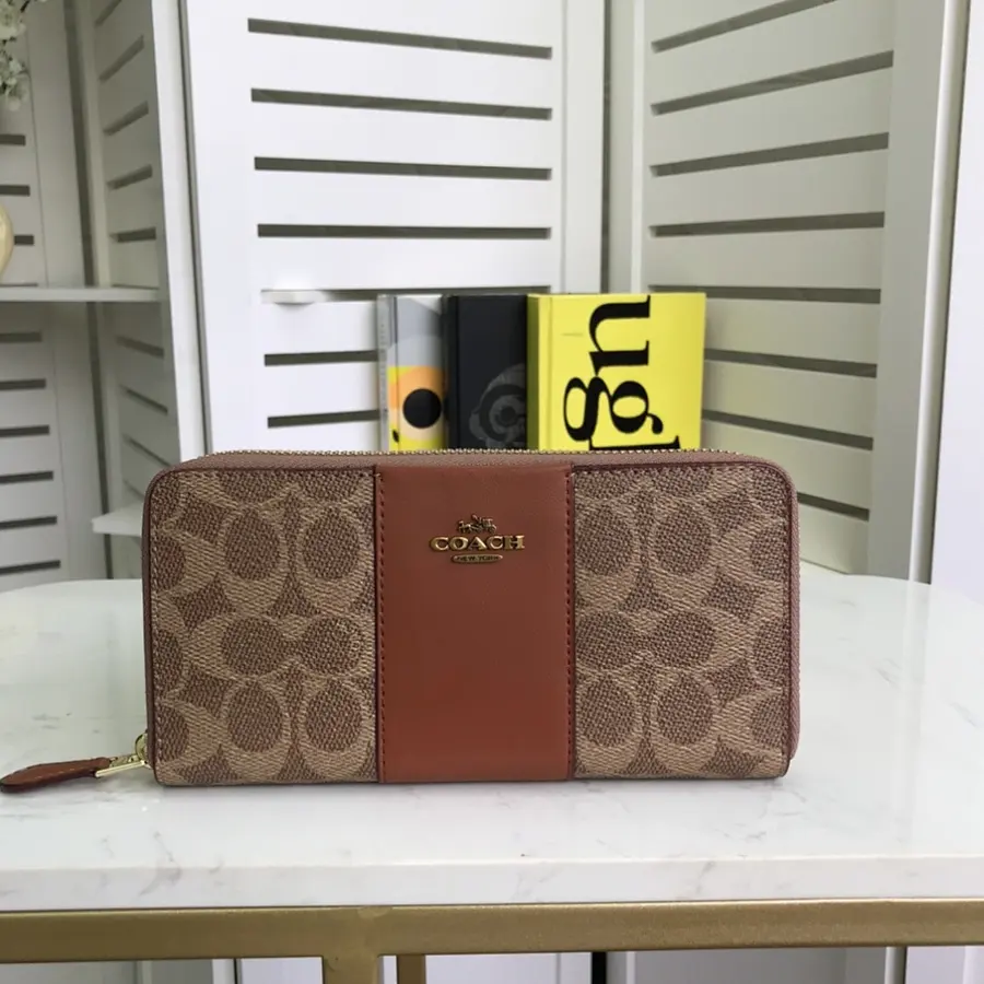コーチ(COACH) ロングタイプ ロングウォレット レディース|新品 C9818E06の商品画像