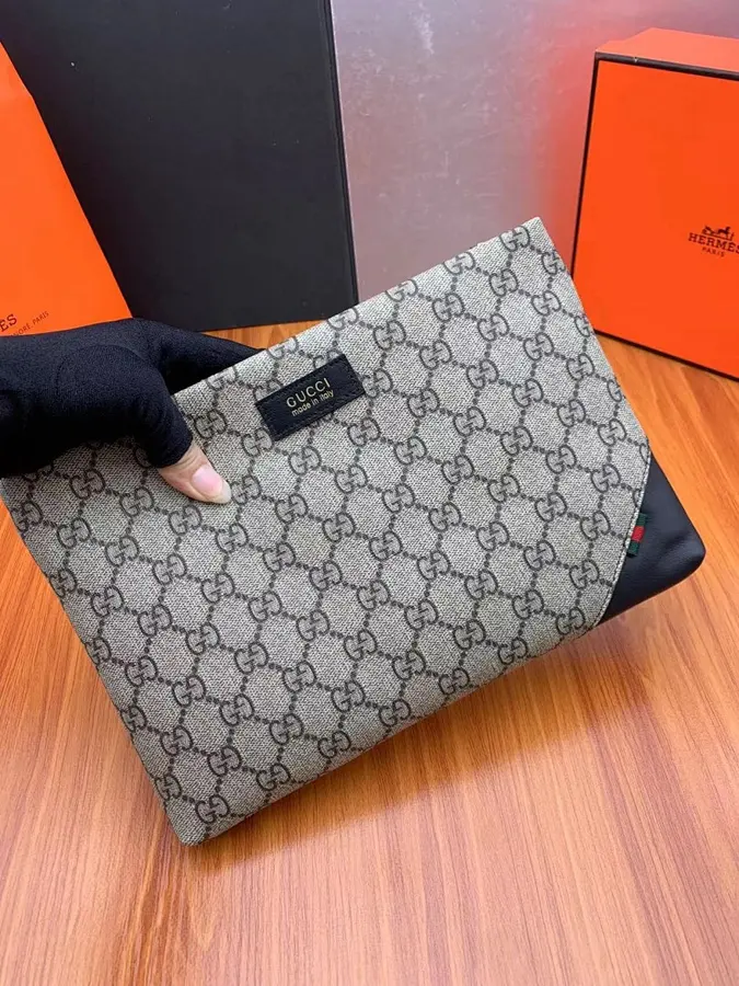GUCCI グッチ（GUCCI） メンズ クラッチバッグ レザー｜新品 CA2911AC