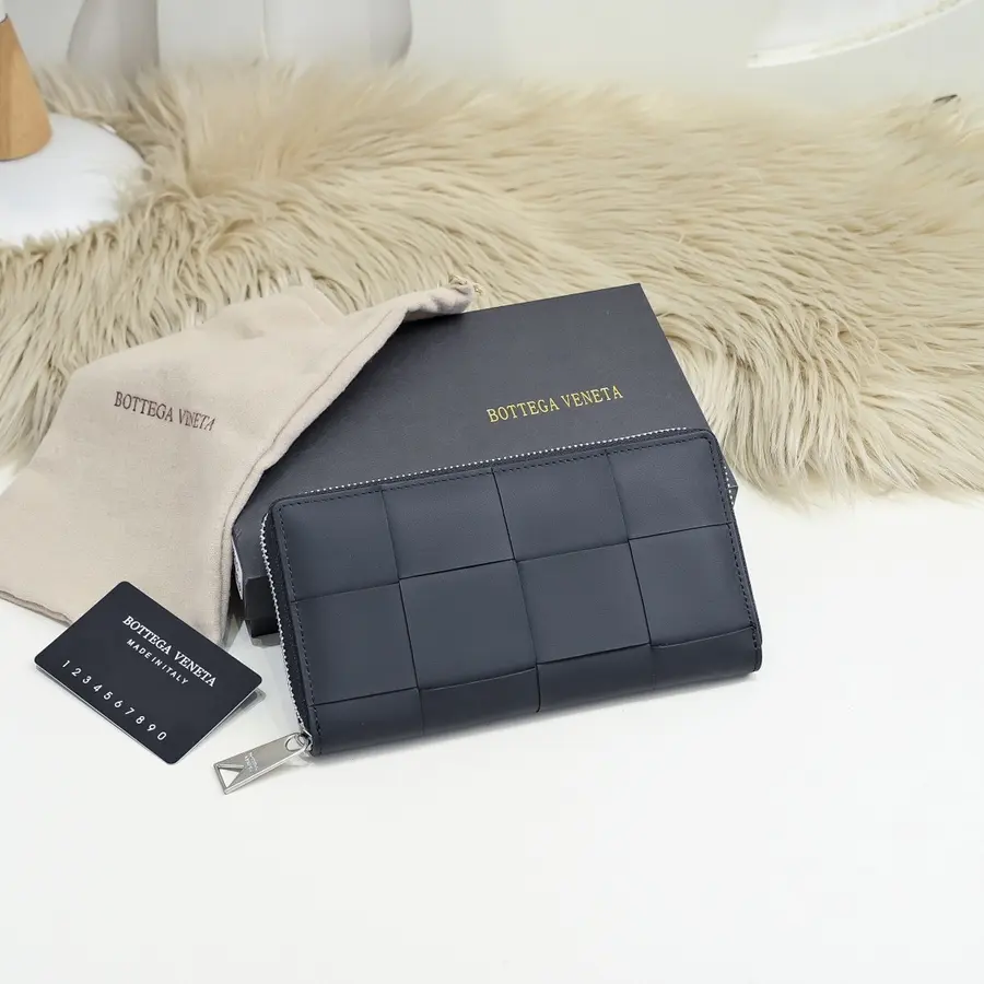 BOTTEGA VENETA ボッテガ・ヴェネタ（BOTTEGA VENETA） メンズ 財布 ファスナー仕様｜新品 CA46CB7C