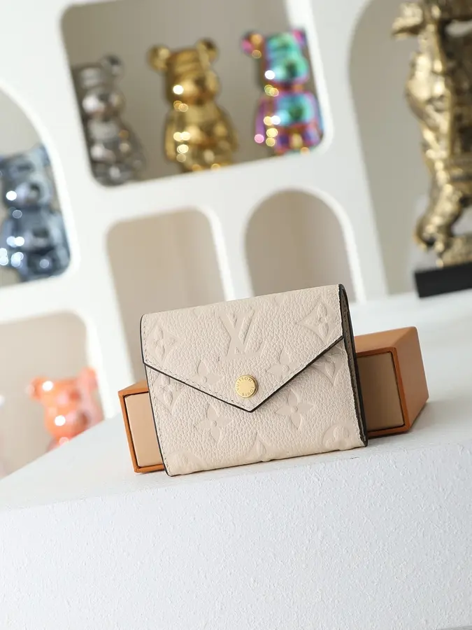 ルイ・ヴィトン(LOUIS VUITTON) ミニ財布 持ち歩きやすい レディース|新品 CB0294E9の商品画像