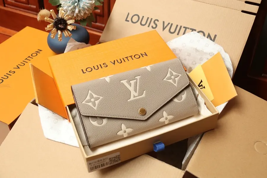 ルイ・ヴィトン(LOUIS VUITTON) ロングウォレット ロングタイプ レディース|新品 CB4394ECの商品画像