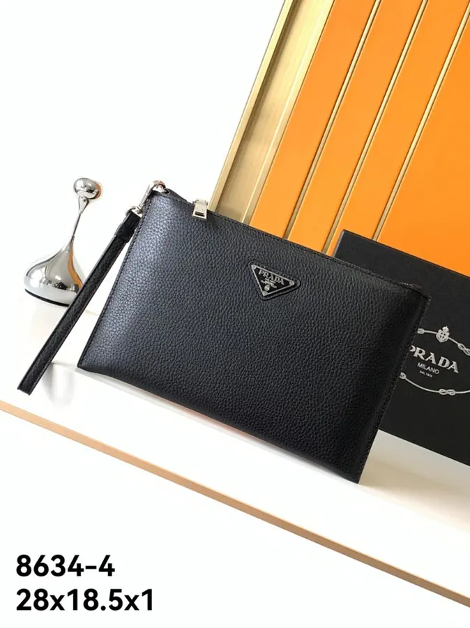 プラダ(PRADA) メンズ クラッチバッグ レザー|新品 CBF10CCDの商品画像