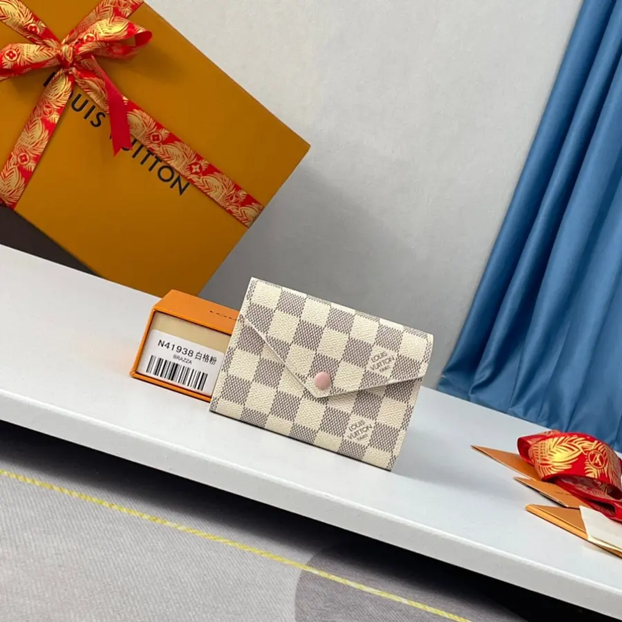 ルイ・ヴィトン（LOUIS VUITTON） レディース コンパクト財布 持ち歩きやすい｜新品 CCBD7C7B
