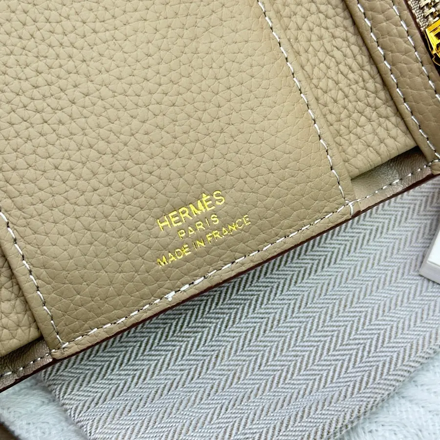 HERMÈS エルメス（HERMÈS） コンパクト財布 新品 レディース レザー｜CD4C06C9