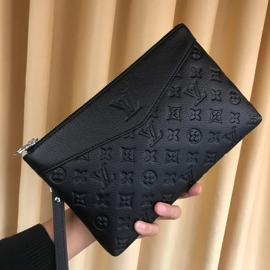 ルイ・ヴィトン（LOUIS VUITTON） クラッチバッグ 新品 メンズ レザー｜CF9B41A1の商品画像