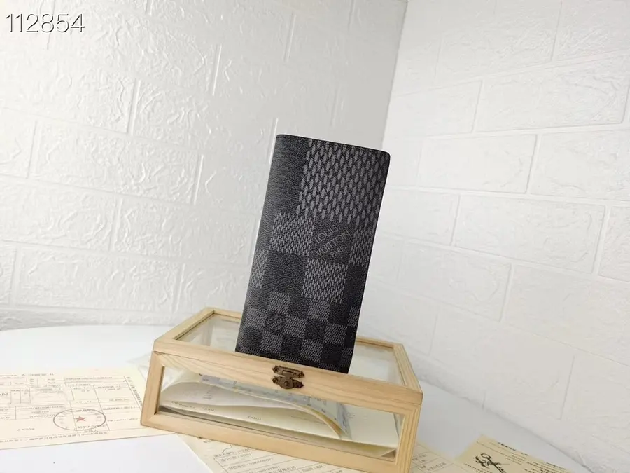 ルイ・ヴィトン（LOUIS VUITTON） メンズ ロングウォレット レザー｜新品 D007087B