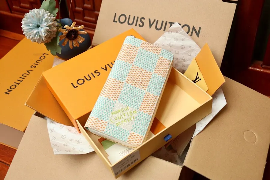 ルイ・ヴィトン（LOUIS VUITTON） メンズ ロングウォレット 収納しやすい｜新品 D05952C4