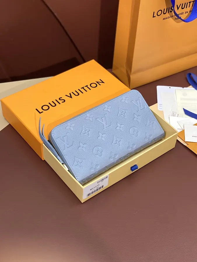 ルイ・ヴィトン（LOUIS VUITTON） 長財布 レザー レディース｜新品 D071E43F