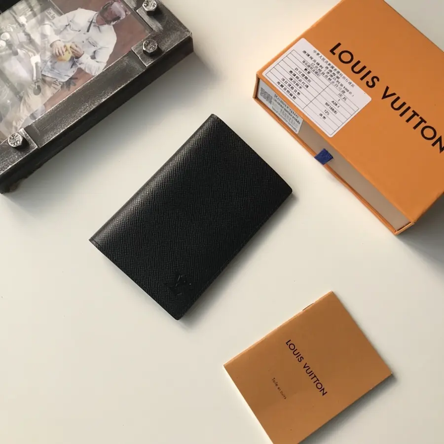 ルイ・ヴィトン（LOUIS VUITTON） コンパクト カードケース レディース｜新品 D0900B8E
