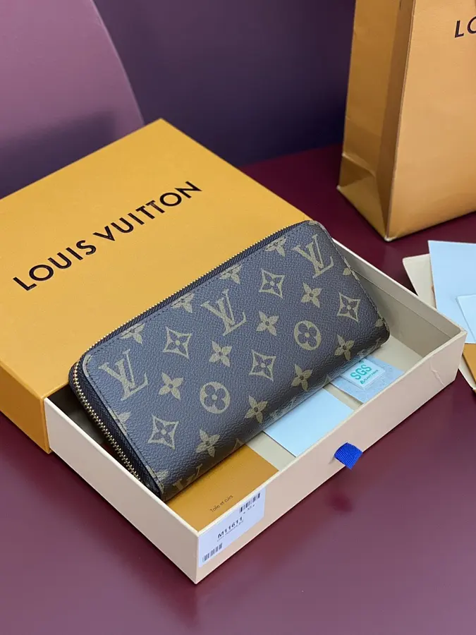 ルイ・ヴィトン(LOUIS VUITTON) ロングウォレット 収納しやすい メンズ|新品 D11C38E8の商品画像