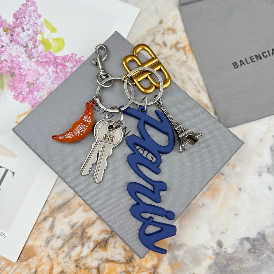BALENCIAGA バレンシアガ（BALENCIAGA） キーホルダー 新品 レディース バッグアクセサリー｜D1D67444