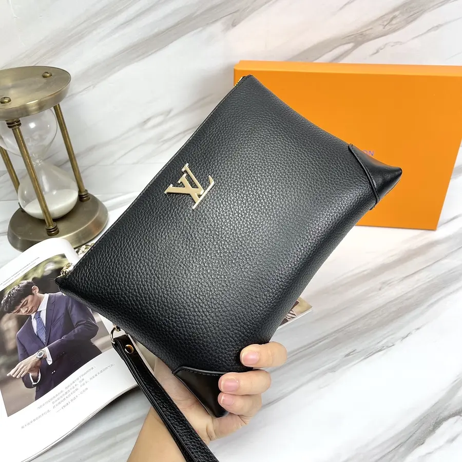 ルイ・ヴィトン（LOUIS VUITTON） メンズ クラッチバッグ 手持ちタイプ｜新品 D2E92171