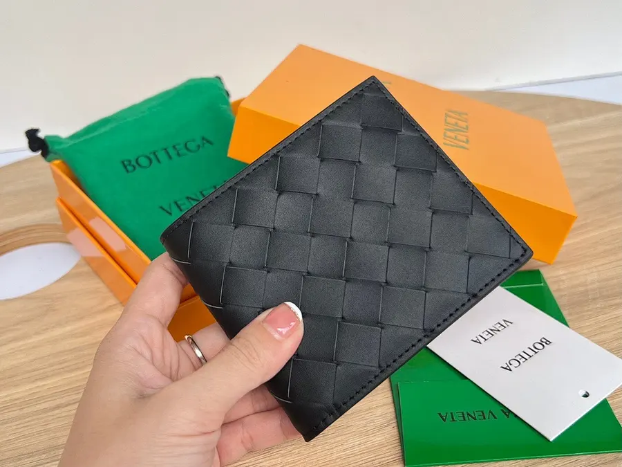 ボッテガ・ヴェネタ（BOTTEGA VENETA） レザー ウォレット メンズ｜新品 D3913D33