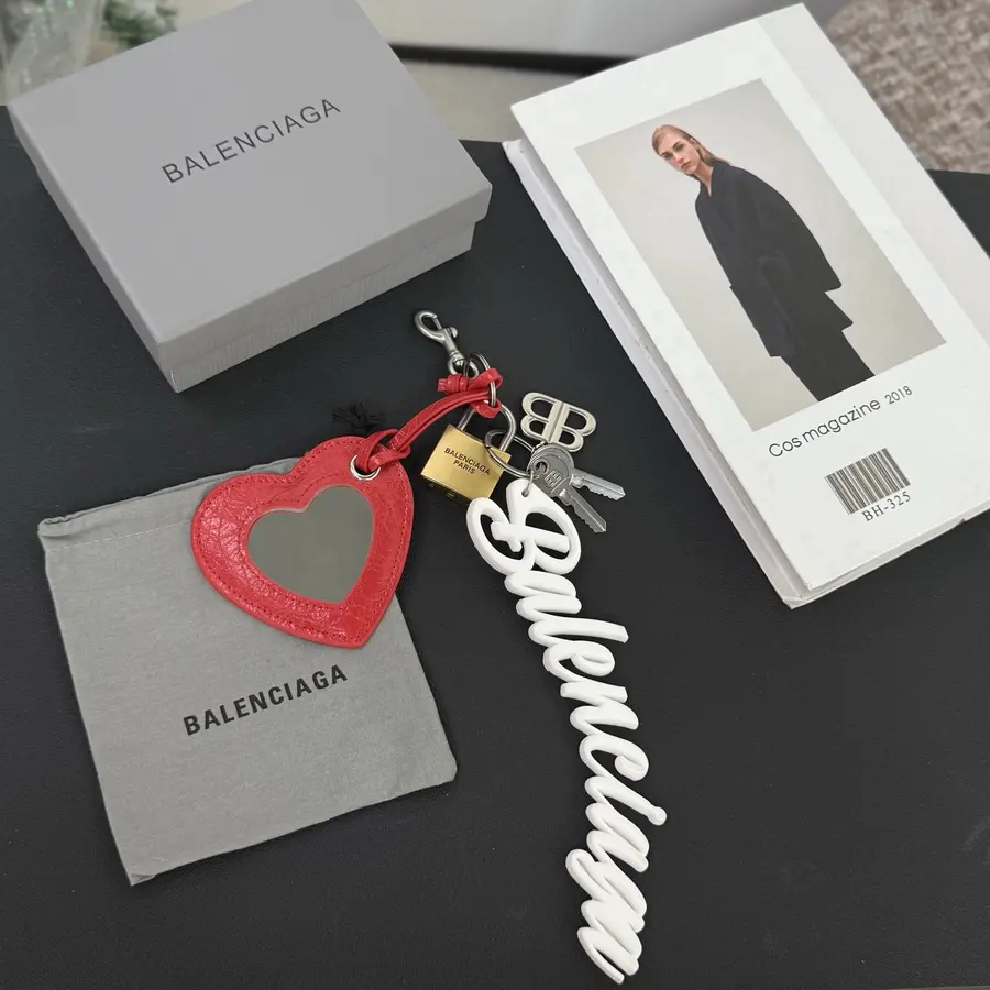 BALENCIAGA バレンシアガ（BALENCIAGA） キーホルダー 新品 レディース メタル｜D4721DE5