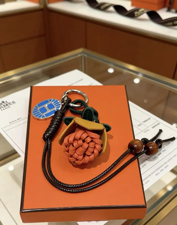 エルメス（HERMÈS） バッグアクセサリー キーホルダー 男女兼用｜新品 D8F4F00D
