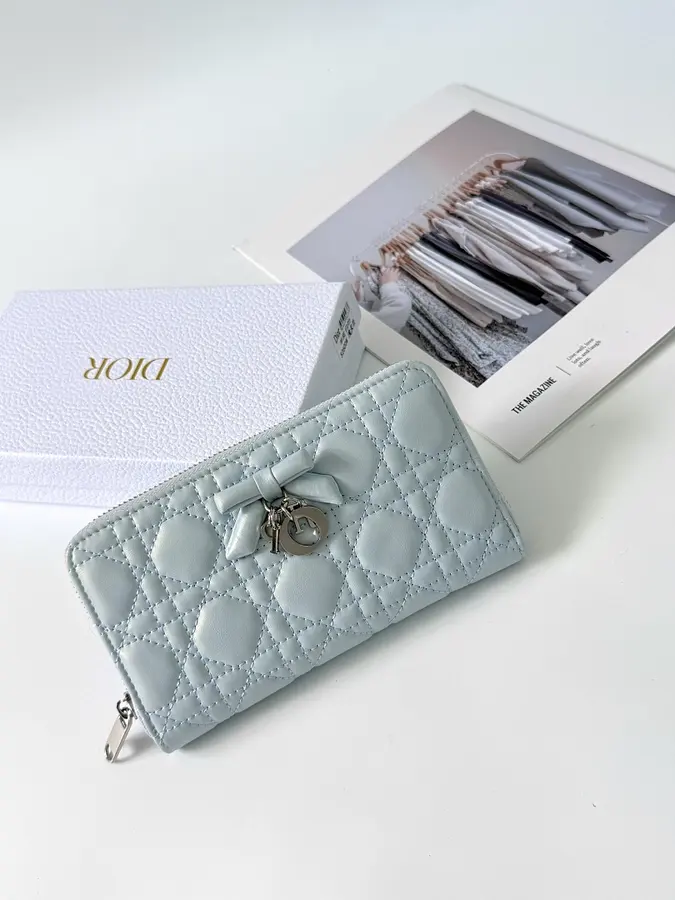 ディオール(DIOR) ロングウォレット レザー レディース|新品 D963C4A8の商品画像