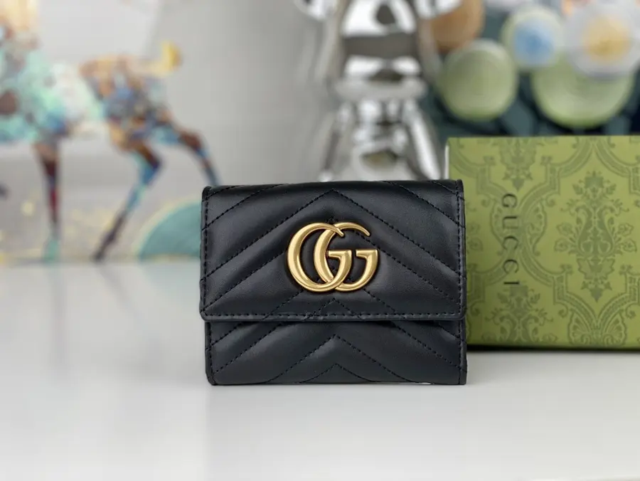 グッチ（GUCCI） レザー コンパクト財布 レディース｜新品 D9E38057