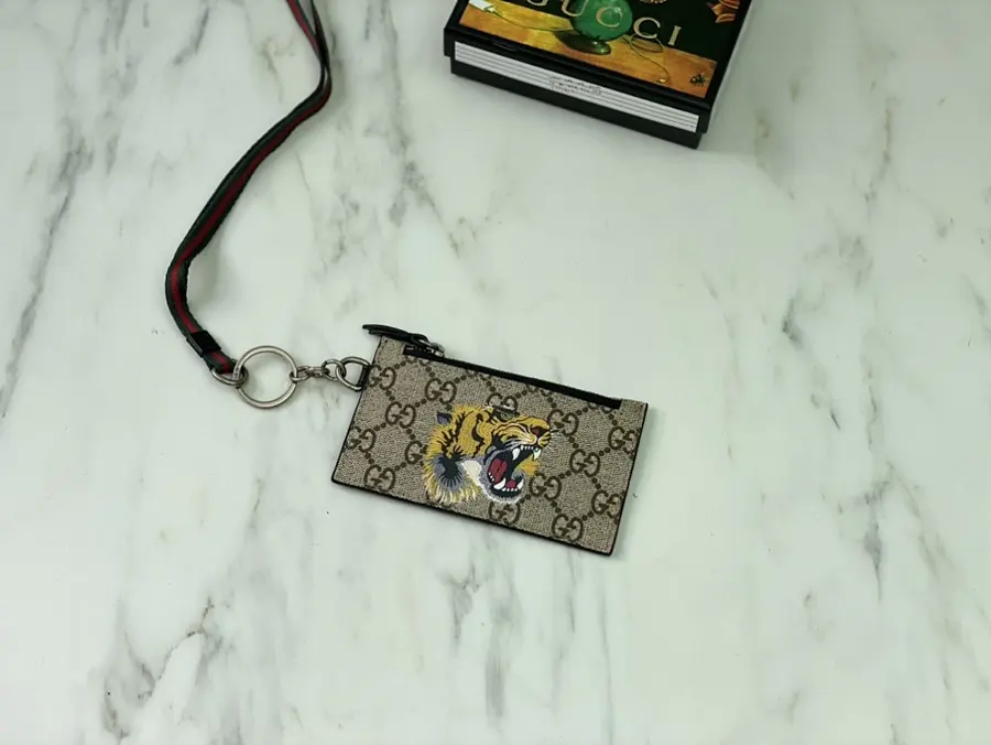 グッチ（GUCCI） スリム カードホルダー 男女兼用｜新品 DCA66461