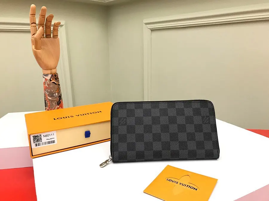 ルイ・ヴィトン（LOUIS VUITTON） 長財布 レザー メンズ｜新品 DDDC3BDB