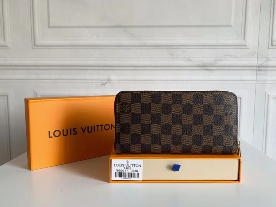ルイ・ヴィトン（LOUIS VUITTON） レディース ウォレット レザー｜新品 E018A9FC