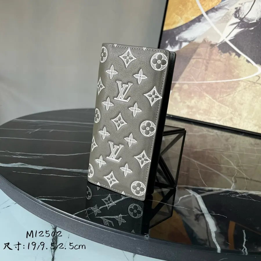 ルイ・ヴィトン(LOUIS VUITTON) レディース ロングウォレット レザー|新品 E0AE17D0の商品画像