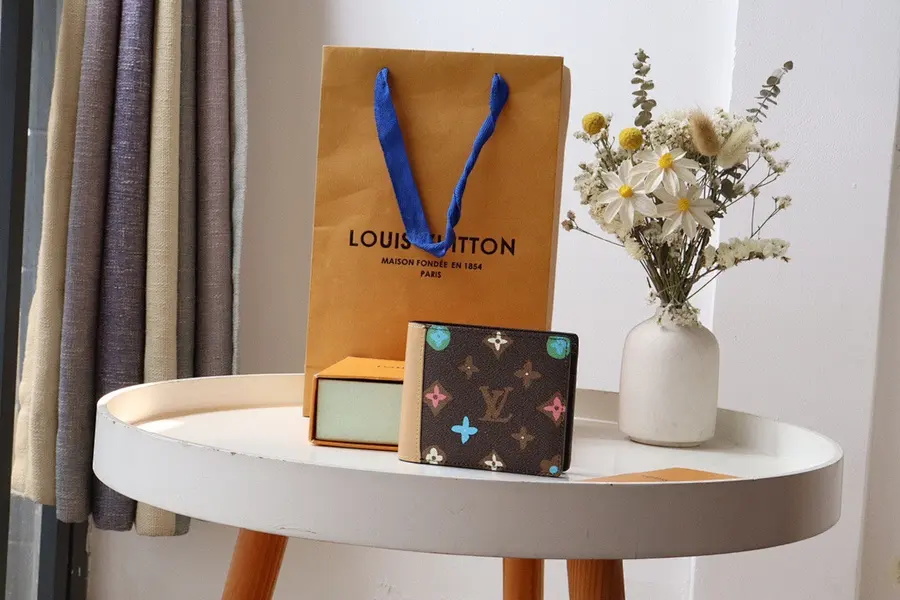 ルイ・ヴィトン(LOUIS VUITTON) ミニ財布 新品 レディース 持ち歩きやすい|E15951F6の商品画像