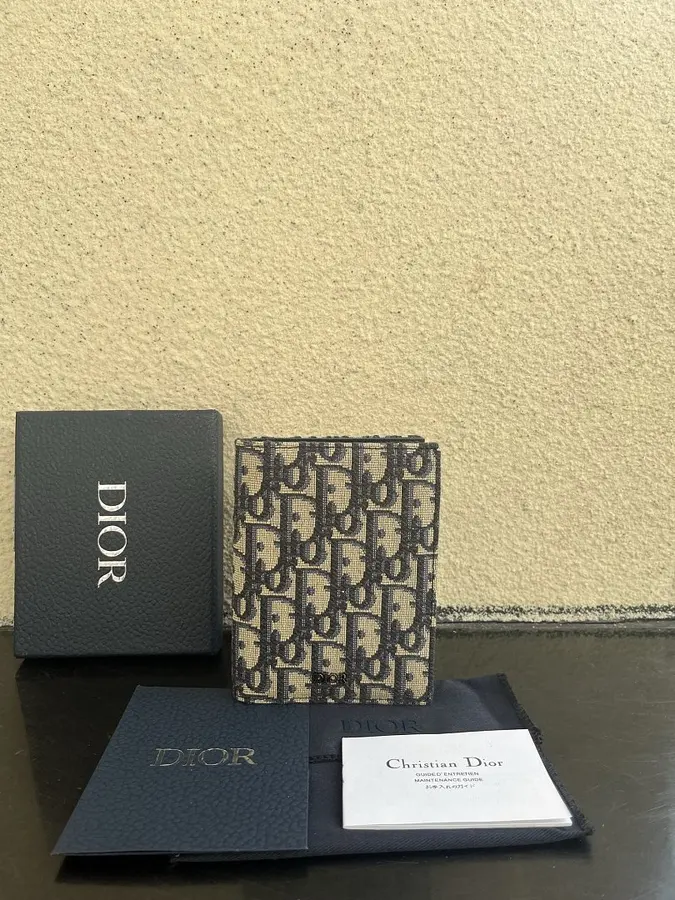 DIOR ディオール（DIOR） 男女兼用 パスポートホルダー レザー｜新品 E1C36DFE