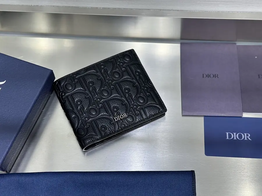 ディオール（DIOR） ミニ財布 新品 メンズ 持ち歩きやすい｜E2D4A2DC