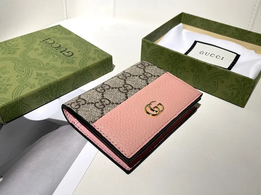 グッチ(GUCCI) ウォレット レザー レディース|新品 E3491D12の商品画像