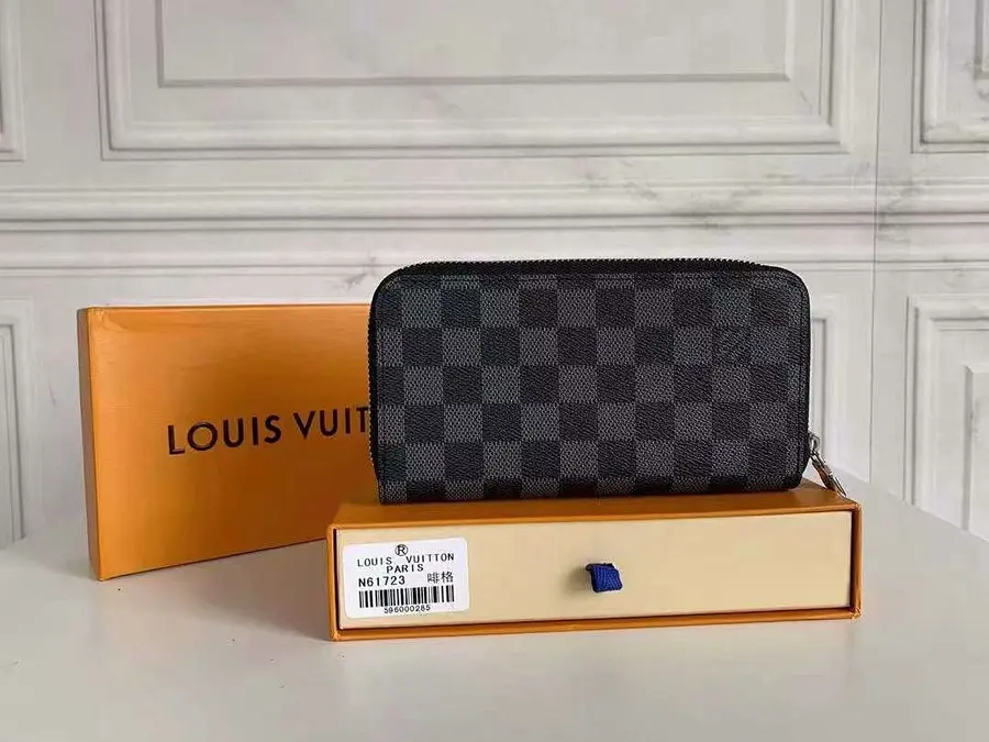 ルイ・ヴィトン（LOUIS VUITTON） 収納しやすい ロングウォレット レディース｜新品 E349F5A3