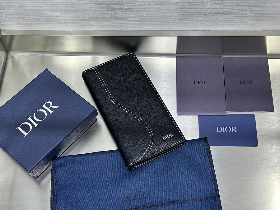 ディオール(DIOR) ロングタイプ 長財布 メンズ|新品 E3F6DABDの商品画像