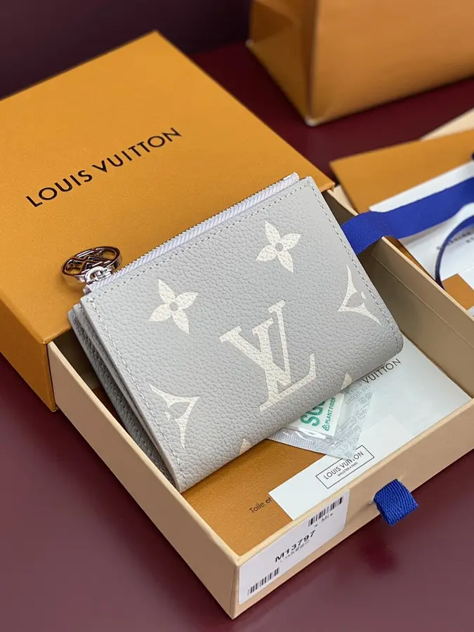 ルイ・ヴィトン（LOUIS VUITTON） コンパクト財布 レザー レディース｜新品 E5EFC8D8