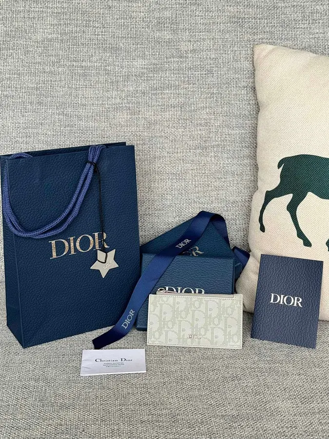 ディオール（DIOR） 男女兼用 カードホルダー レザー｜新品 E68888CE