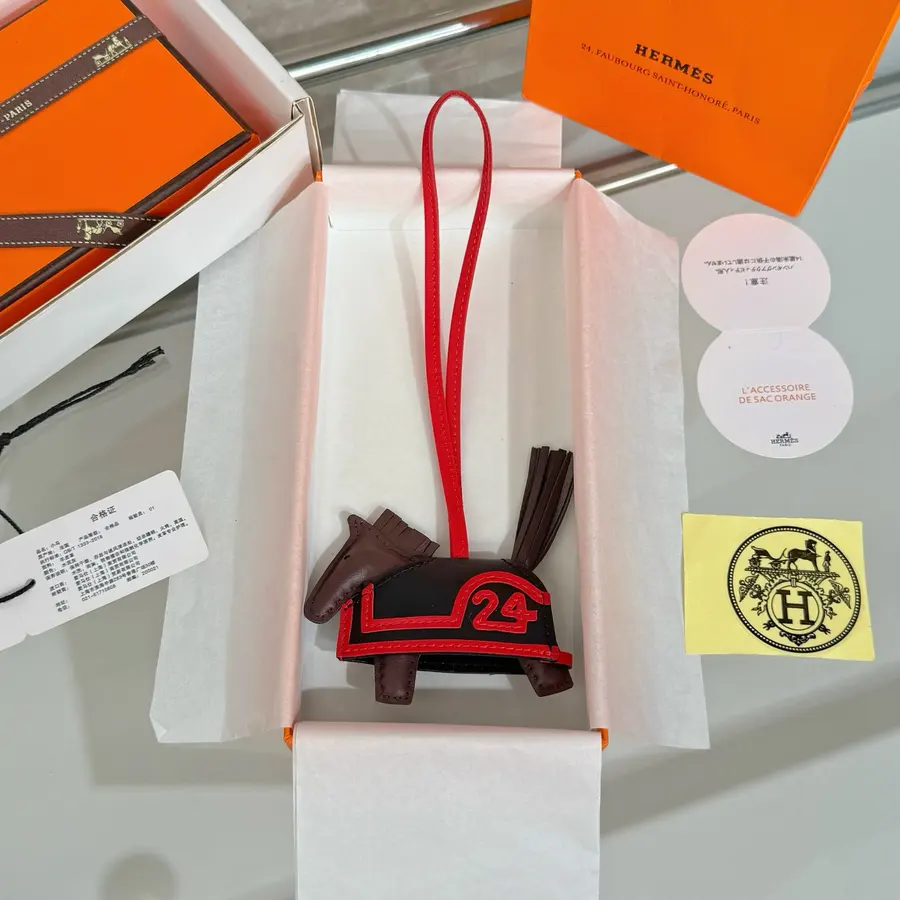 エルメス(HERMÈS) レディース キーリング バッグアクセサリー|新品 E68C53E0の商品画像