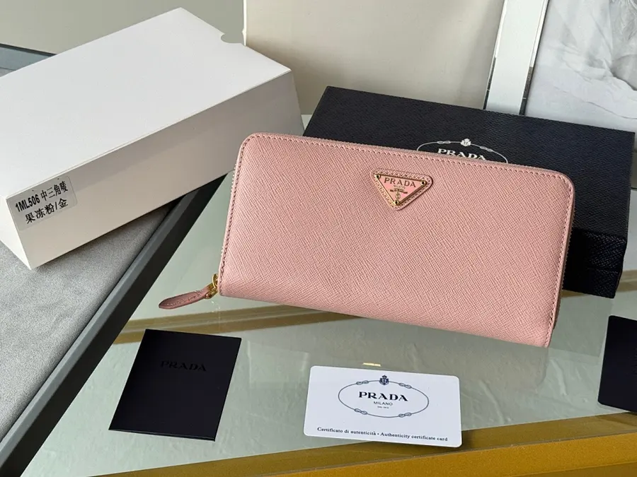 プラダ(PRADA) 収納しやすい 長財布 レディース|新品 E6AE766Eの商品画像