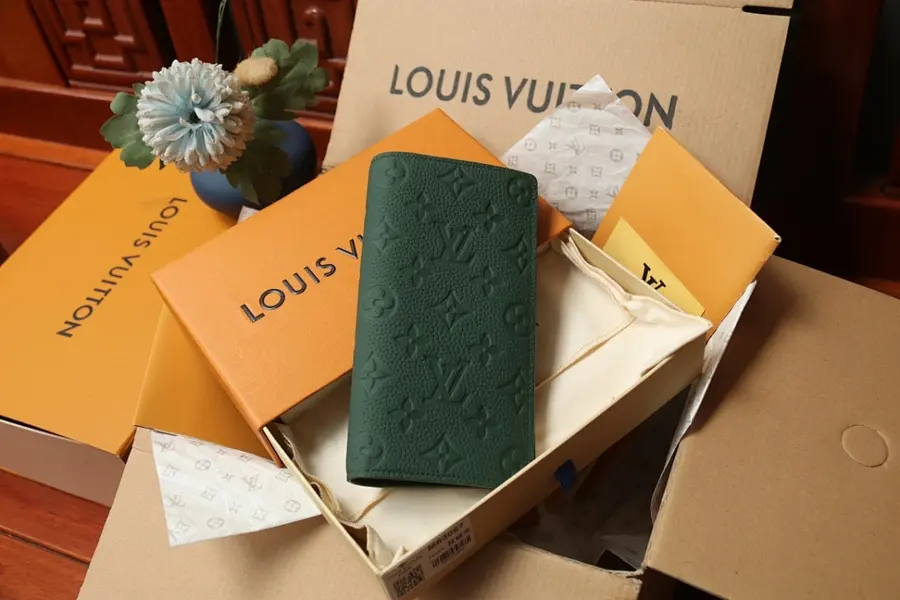 ルイ・ヴィトン（LOUIS VUITTON） 収納しやすい 長財布 メンズ｜新品 E6F0E20D