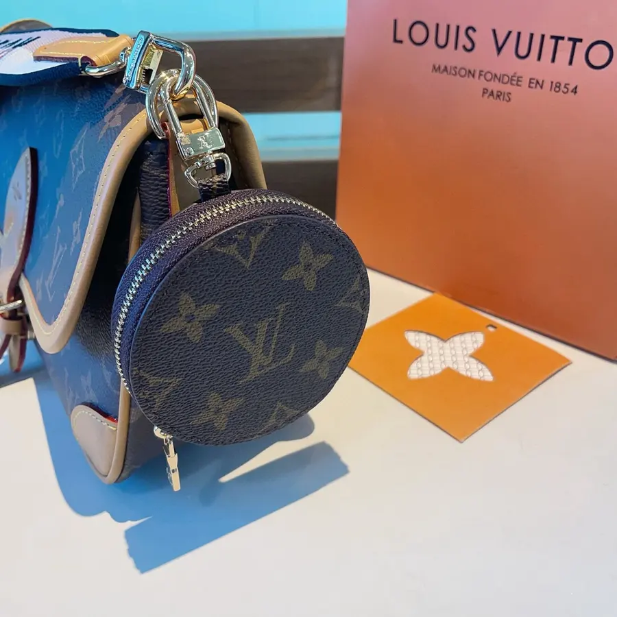 ルイ・ヴィトン（LOUIS VUITTON） キーケース レザー 男女兼用｜新品 E72A04D4の商品画像